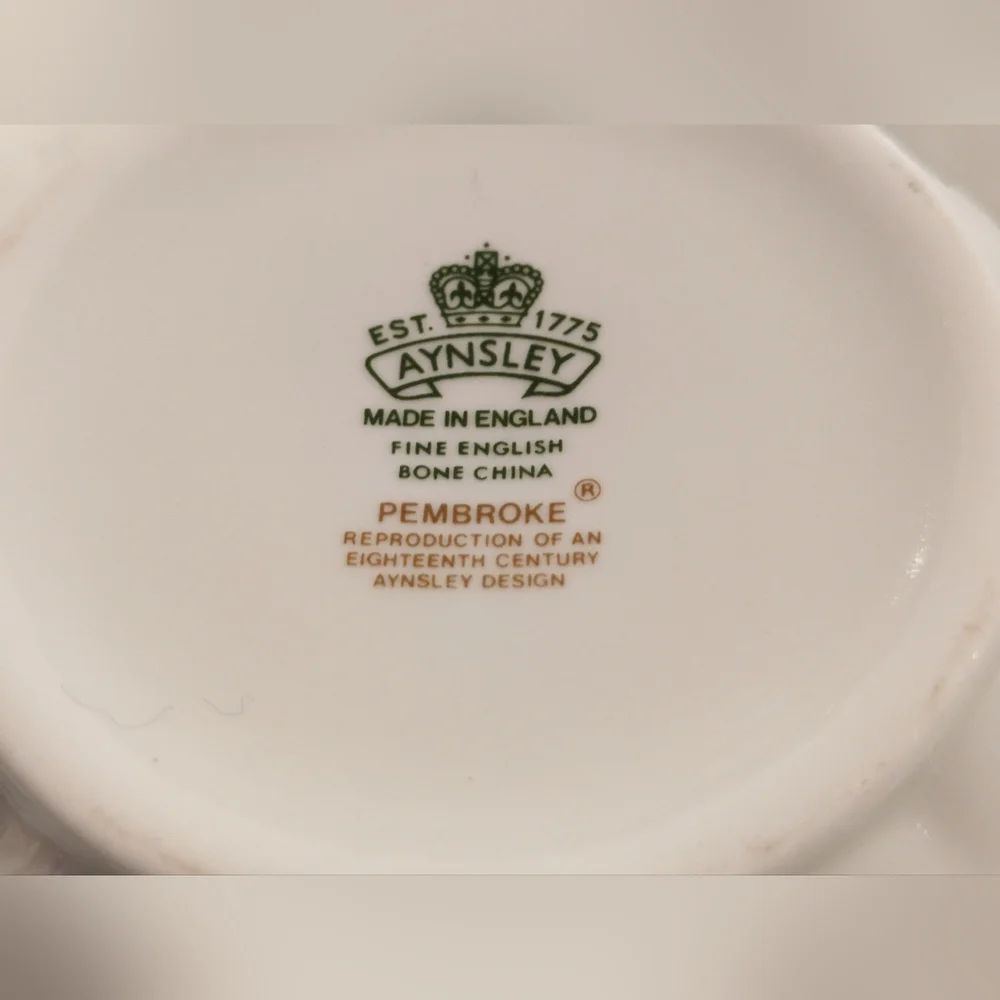 Ainsley Est 1775 England Pembroke Footed Bowl 2.5